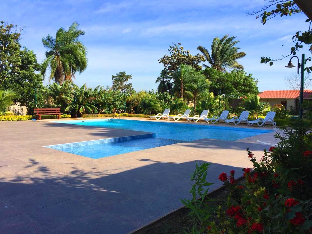 Los Jazmines Hotel Resort Warnes المظهر الخارجي الصورة
